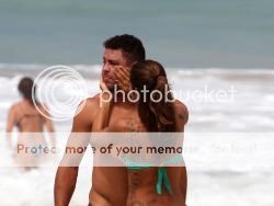 Foto DiJe Seksi Temennya Ronaldo Nyundul Bola di Pantai