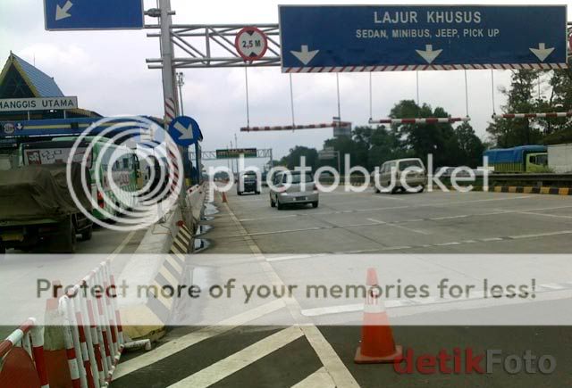 Gerbang Tol Miring Pertama di Indonesia
