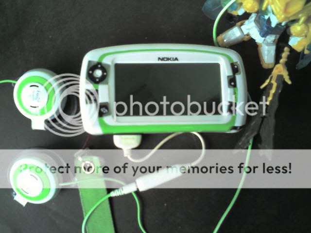 983496689668-all-about-nokia-7710-965896589834