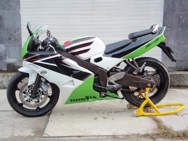 "Ashton Motorsport" Modification Fairing2 plug en play for Ninja 250R page 1