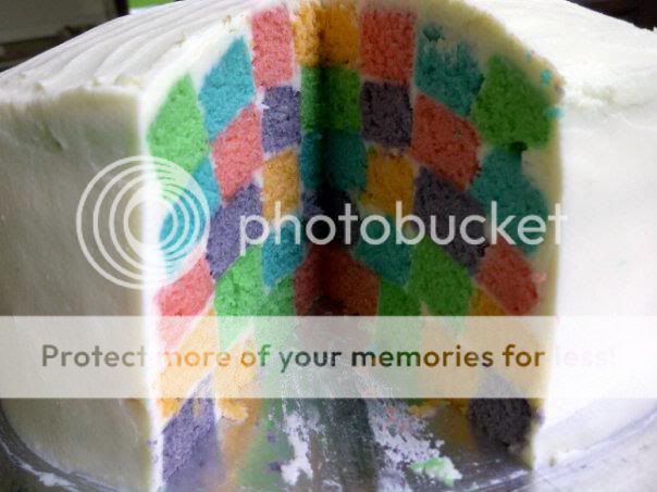 demam-rainbow-cake