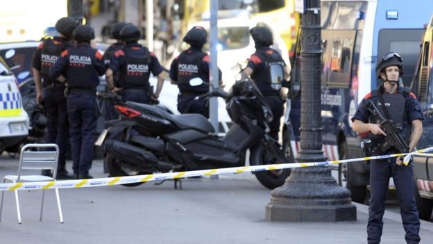 Mobil Van Tabrak Kerumunan di Kawasan Wisata Barcelona