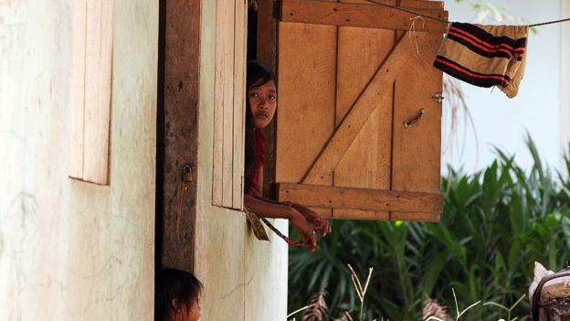 Orang Rimba masuk Islam demi KTP: 'Kini mereka mengenal Tuhan' kata Menteri Khofifah