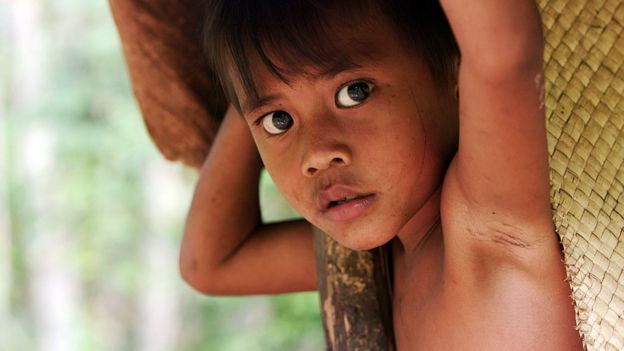 Orang Rimba masuk Islam demi KTP: 'Kini mereka mengenal Tuhan' kata Menteri Khofifah