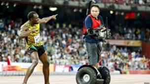 Galeri Foto Usain Bolt Ditabrak Segway Juru Kamera