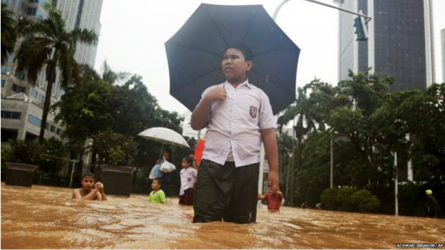 Hujan guyur Jakarta, sungai Ciliwung tidak meluap