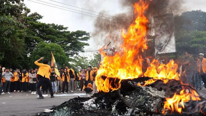 Demo mahasiswa 'Indonesia Gelap' bikin 'legitimasi Prabowo oleng'