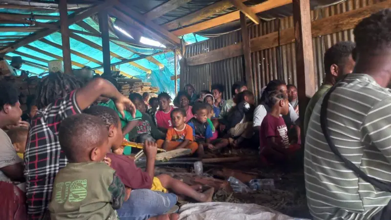 Kado Natal terburuk untuk orang Papua' – warga mengungsi usai pengerahan militer