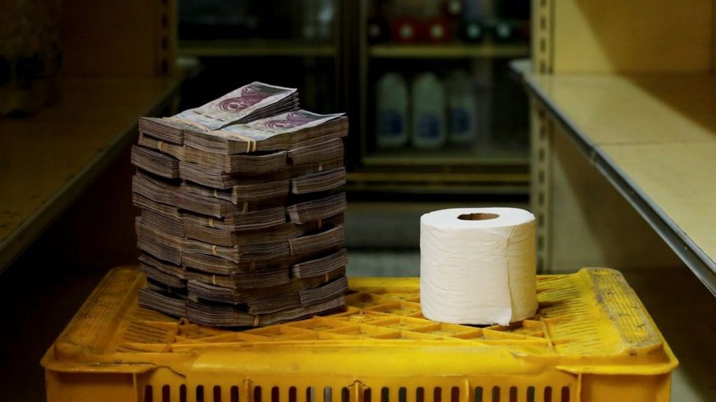 mata-uang-venezuela-tak-berharga-uang-kertas-diubah-jadi-barang-kerajinan