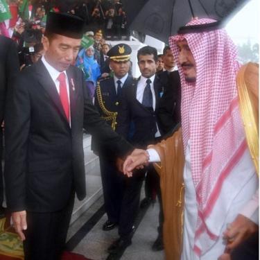Antara kemewahan Raja Salman dan kebersahajaan Presiden Jokowi