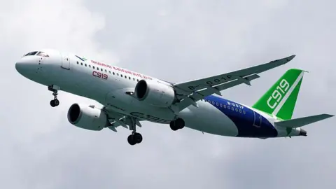 produsen-pesawat-asal-tiongkok-menantang-boeing-dan-airbus
