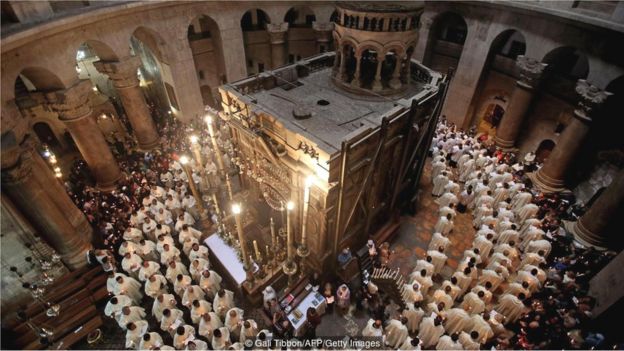 Kisah dua keluarga muslim penjaga pintu gereja di Yerusalem