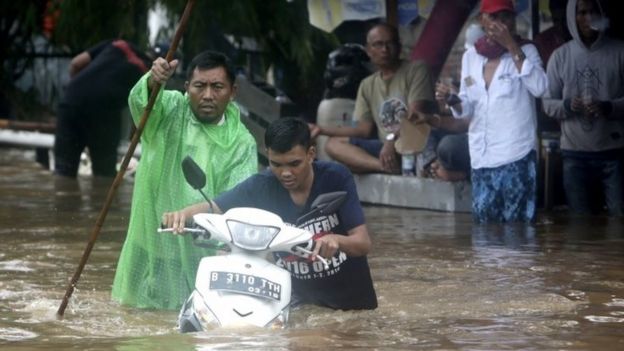 Banjir Jakarta dan sekitarnya: Belasan meninggal