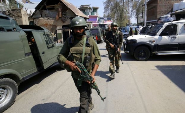 Bentrokan sengit di Kashmir: Sedikitnya 20 orang tewas dan 70 luka-luka