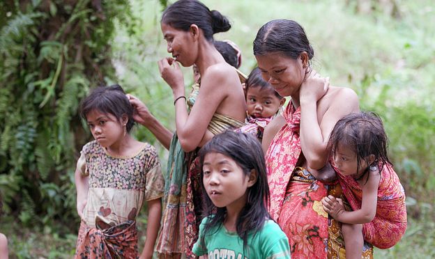 Orang Rimba masuk Islam demi KTP: 'Kini mereka mengenal Tuhan' kata Menteri Khofifah