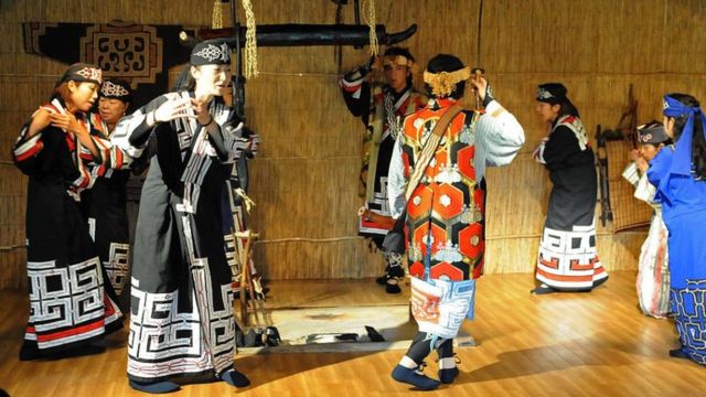 Kisah orang-orang suku Ainu, penduduk asli Jepang yang terlupakan