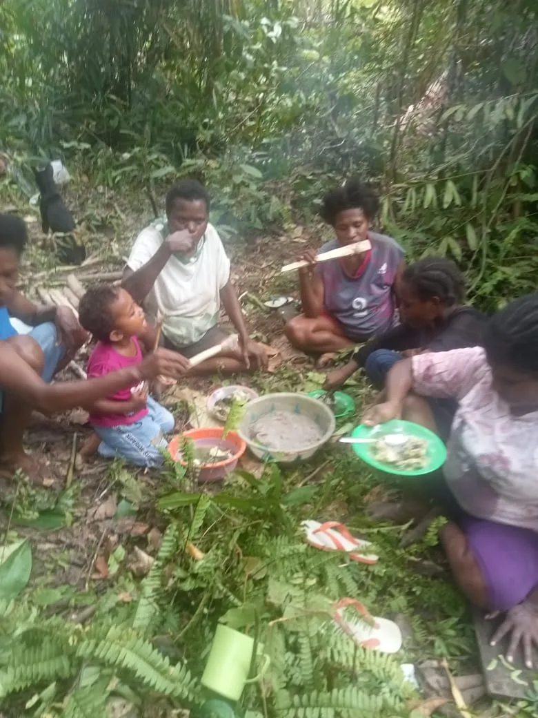 Perayaan HUT RI ke-77 di tengah jerit pengungsi Papua