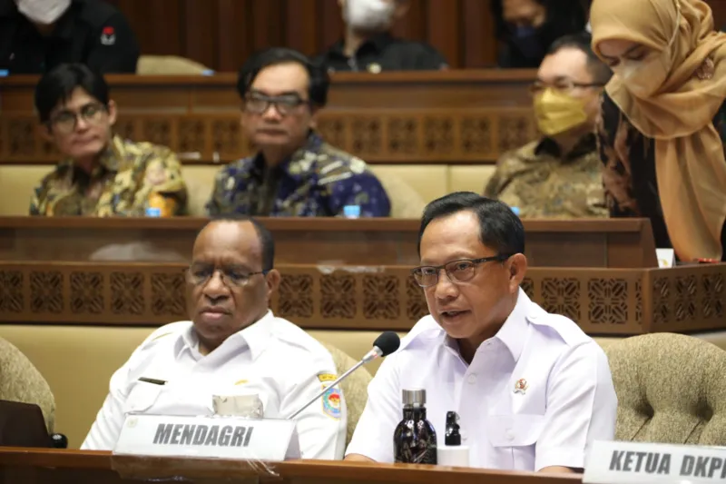 Warga Papua kelaparan hingga pengungsi tapi Jokowi hadiri peluncuran olahraga