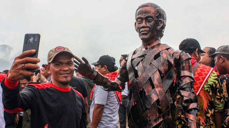 Pembangunan patung Jokowi masyarakat Karo, terima kasih atau 'prasasti' politik?