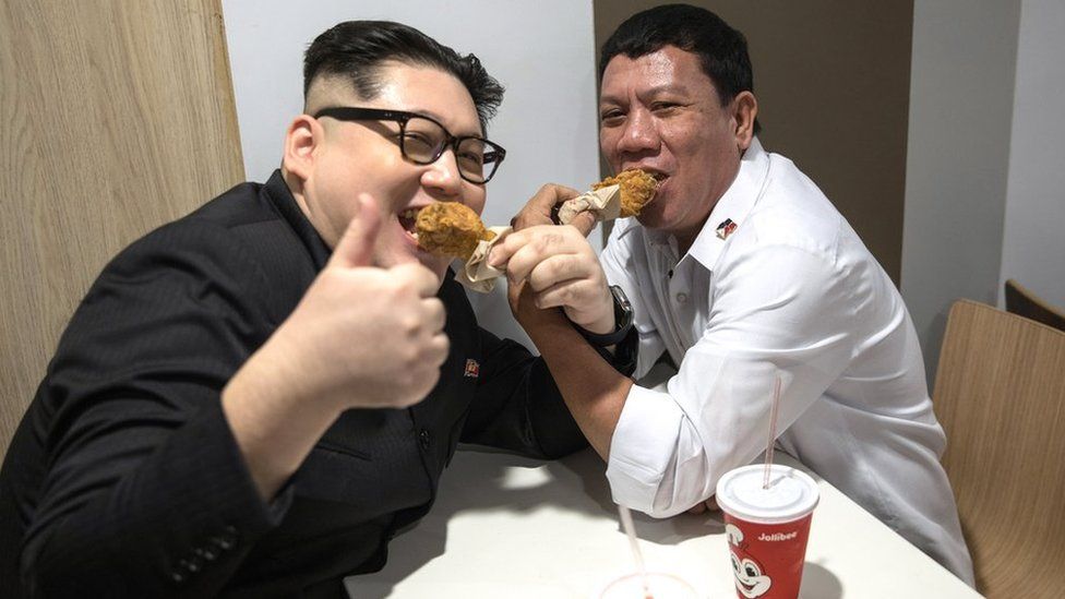 kim-jong-un-dan-rodrigo-duterte-makan-ayam-bersama