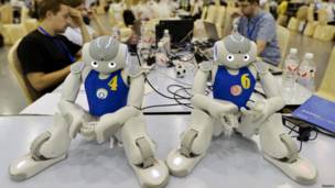 robocup-kejuaraan-piala-dunia-sepak-bola-robot