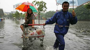 Jakarta terancam rob, daerah lain terancam hujan lebat