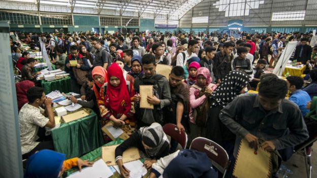 BREAKING NEWS: Dua bulan pertama 2016, belasan ribu orang di-PHK !