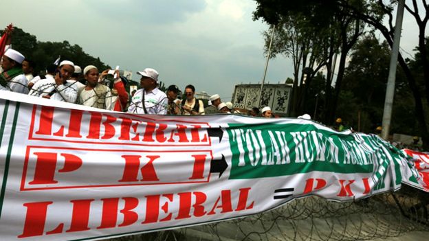 Menyoal 'spanduk Liberal=PKI' dalam demo antikomunis