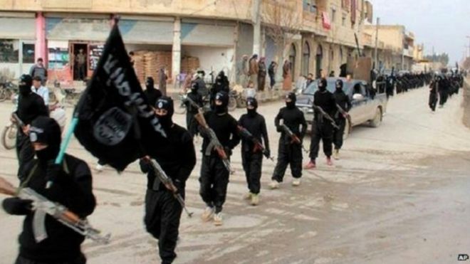 ISIS menjarah dan membakar buku dari perpustakaan Mosul
