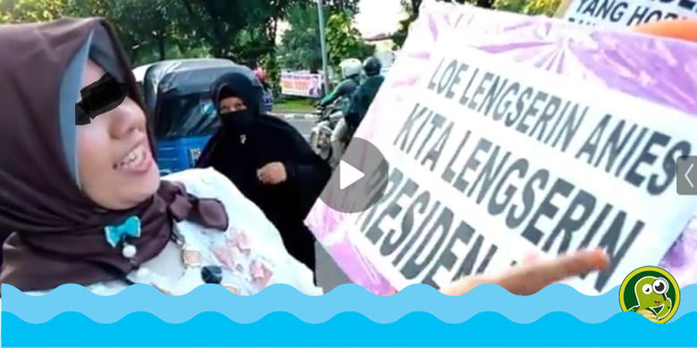 Viral! Video Emak2 Pro Anies Bawa Poster 'Kita Lengserin Presiden Loe'