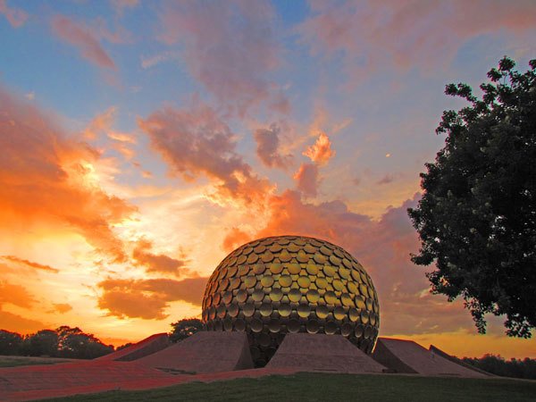 &quot;AUROVILLE&quot; KOTA PALING DAMAI DI DUNIA