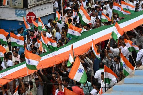 Menjelang Hari Kemerdekaan, Orang India Miskin Dipaksa Membeli Bendera