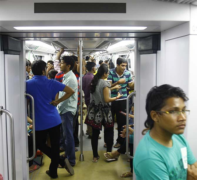 Pengguna Angkutan Umum DKI Paling Rendah, Kalah Sama Mumbai
