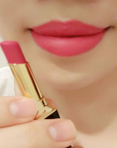 Pengen lipstick sista tahan lama? Baca ini dulu yuk!