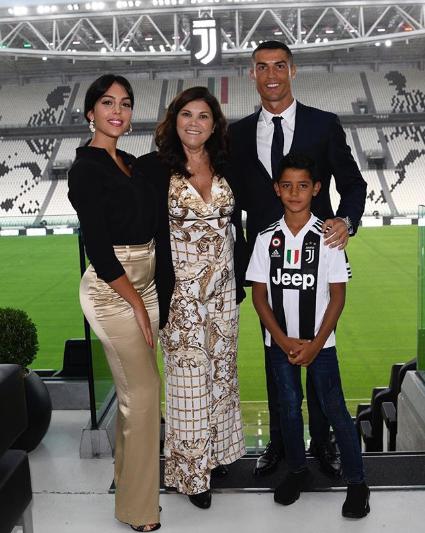 Tetap Tampil Gagah, 5 Potret Ronaldo yang Hijrah ke Juventus 