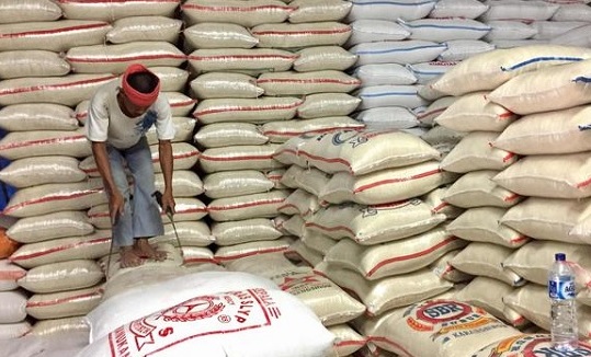 Siapa memain-mainkan harga beras, hidupnya akan berat dan naas ಠ▃ಠ