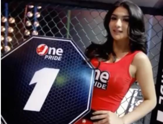 Gak Sengaja, Petarung MMA Sentuh Bagian Vital Ring Girl