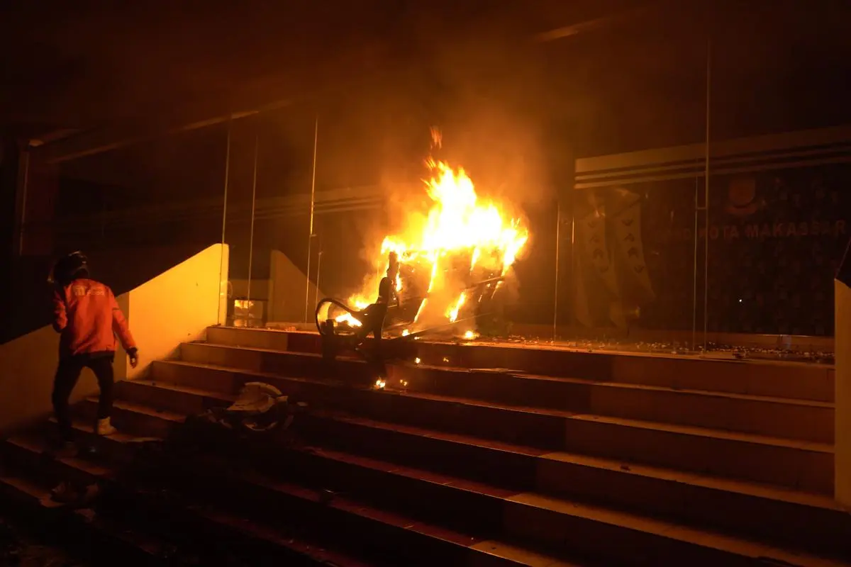 Kantor DPRD Makassar Dibakar, Ini Identitas Empat Korban Tewas