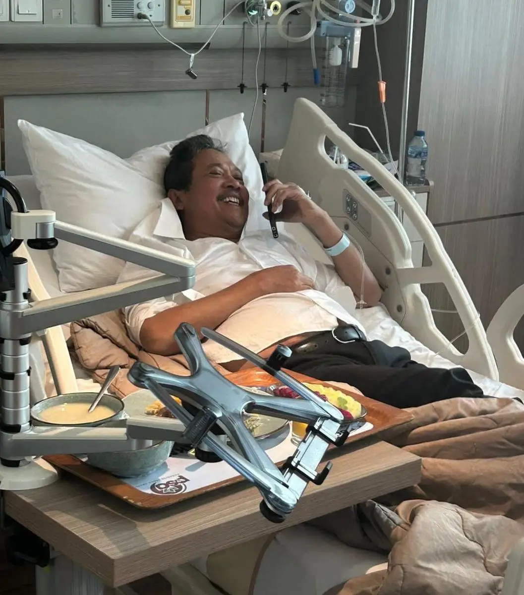 Prabowo Telepon Menteri KKP Trenggono Usai Pingsan saat Pimpin Upacara