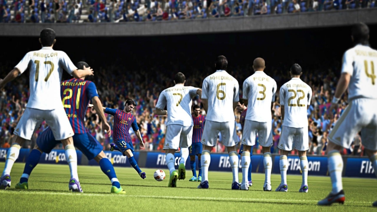 FIFA 13 baru aja dirilis.tampaknya PRO EVOLUTON SOCCER harus hawatir neh.