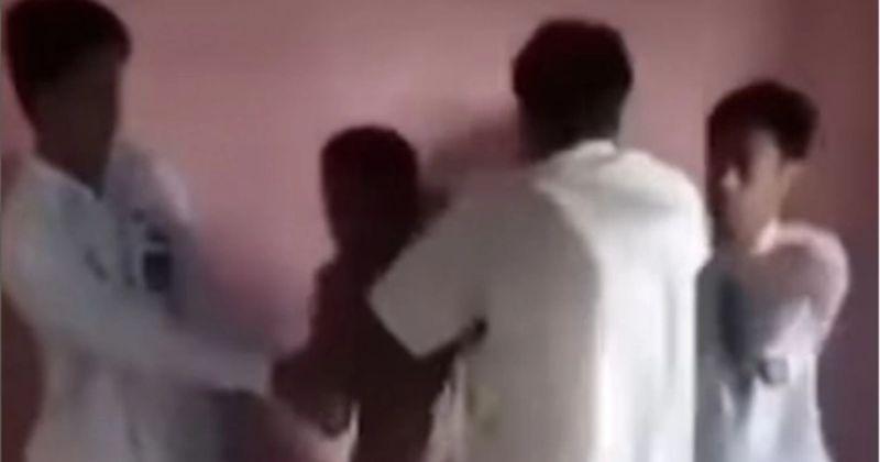 Viral! Guru SMA Dikeroyok Tiga Siswa di Dalam Kelas, Netizen Geram