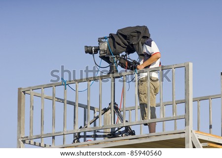 foto-teraneh-cara-orang-megang-kamera