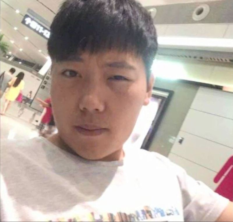 Students say Uber driver stole laptop left in car