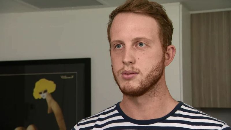 Students say Uber driver stole laptop left in car