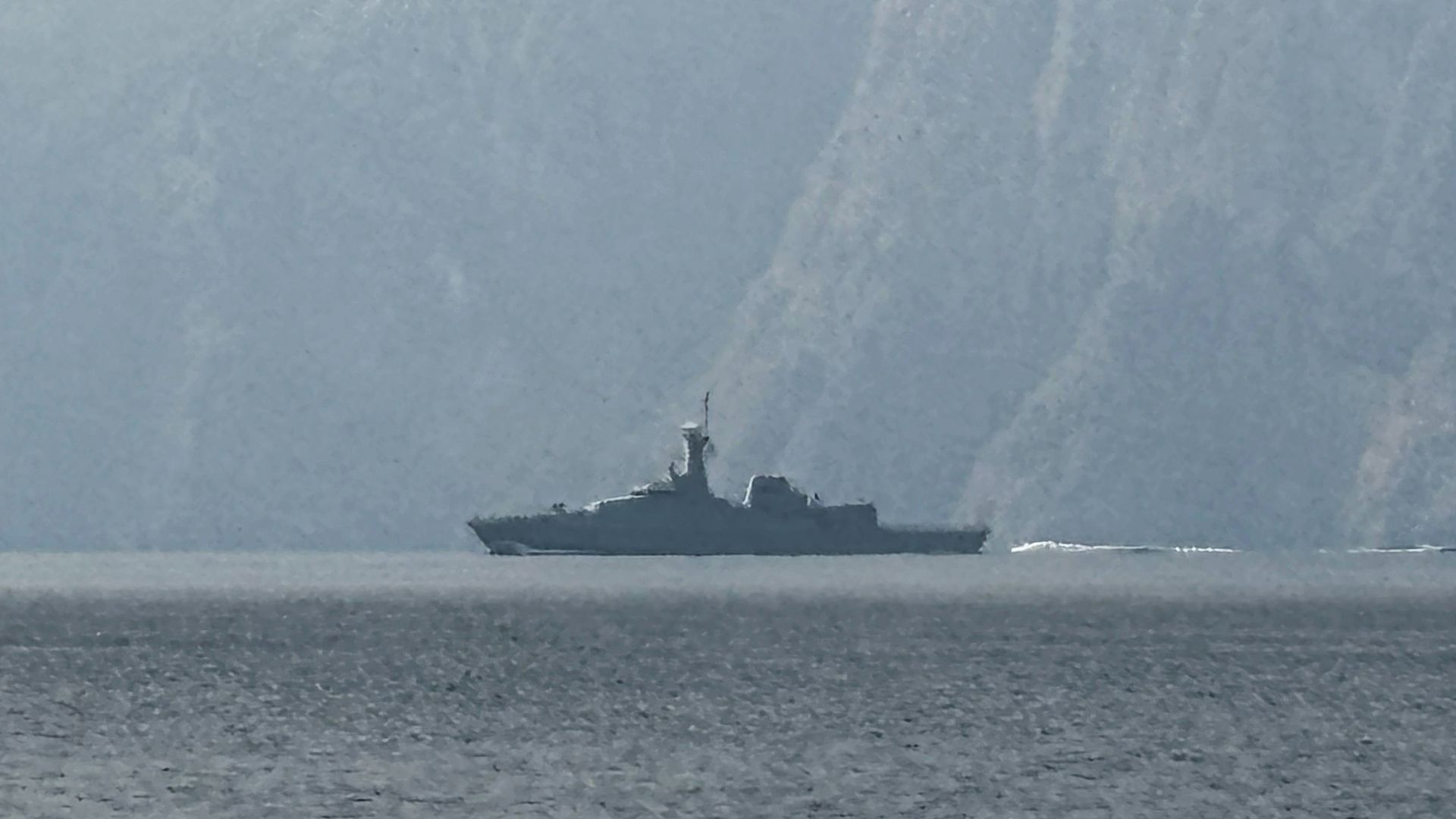 Beberapa US Destroyers melewati Hormuz, pasca perundingan US-Iran di Pakistan.