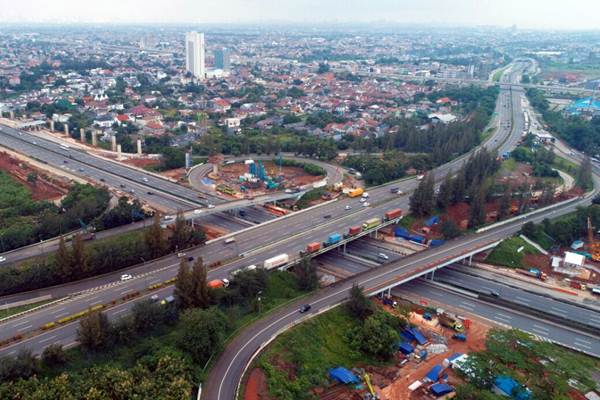 Hati-Hati! Ada Kecelakaan Beruntun di Tol Layang Jakarta-Cikampek