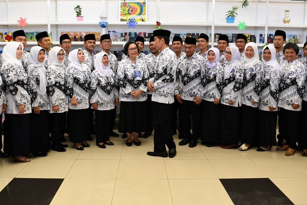  Wapres Ma'ruf Amin Sebut Indonesia Kekurangan Sejuta Guru Sekolah