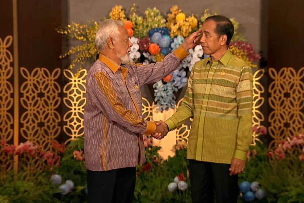 pm-timor-leste-xanana-gusmao-sentuh-kepala-jokowi-saat-welcoming-dinner-iaf-2024