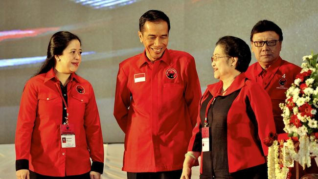 Seragamisasi Hitam-Putih ala Jokowi: PNS Wajib tiap Kamis. Untung nggak Kotak2