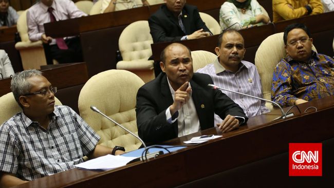 Pengambil-alihan DPR oleh &quot;DPR Tandingan&quot;, Bukankah ini Kudeta Kekuasaan Legislatif?